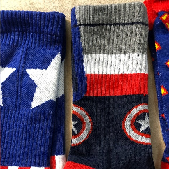 Mens Marvel and Superman 3 pairs socks size 9-11 - Picture 6 of 7